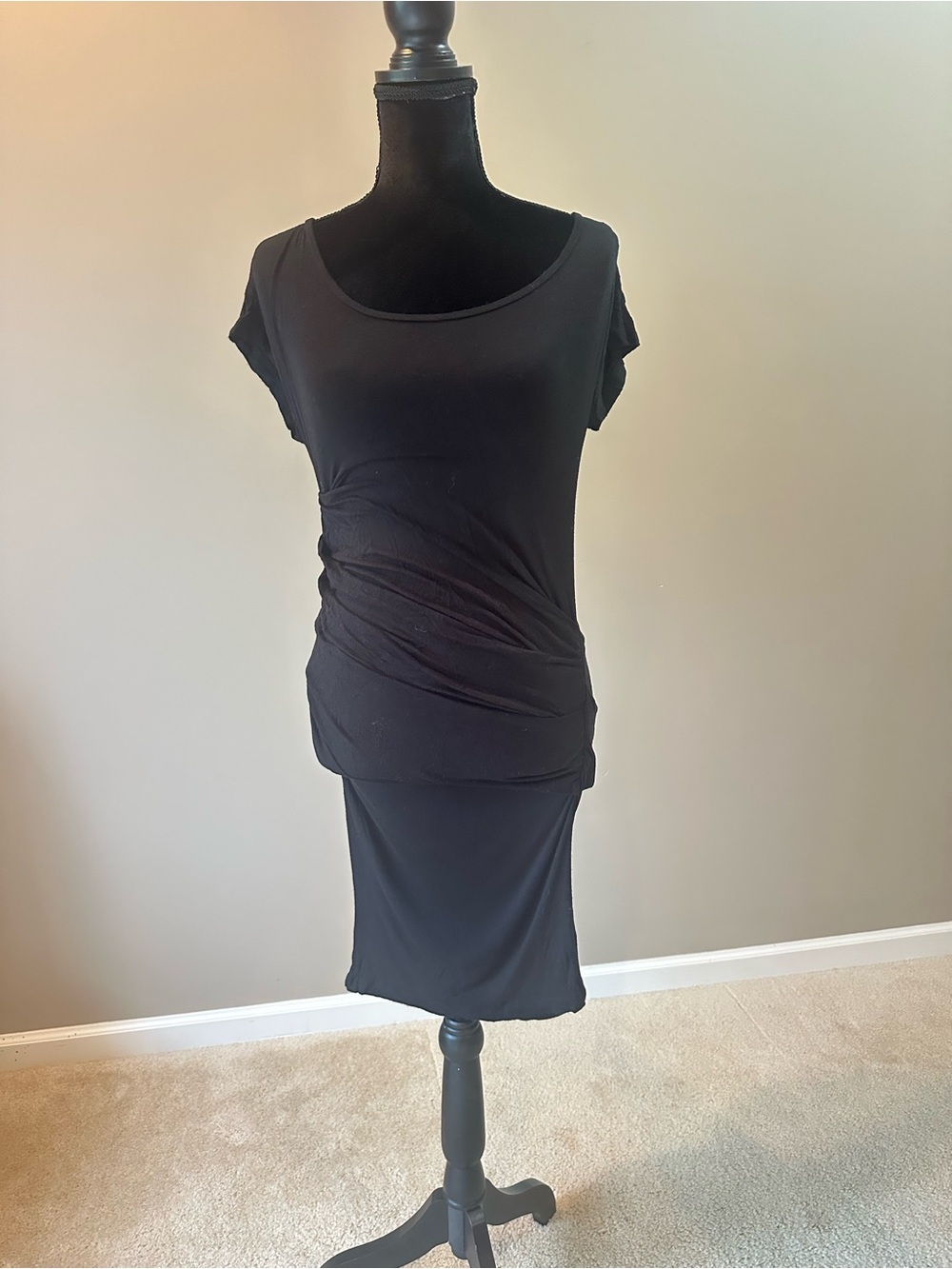 Clu Classic Black Midi Dress - Sleek Scoop Neck Size XS